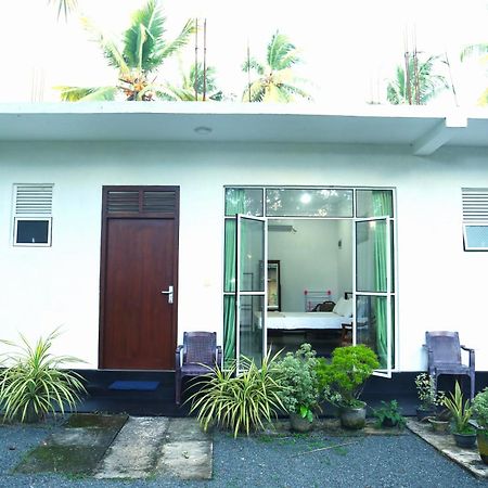 Sandy Palms Guesthouse Hikkaduwa Kültér fotó