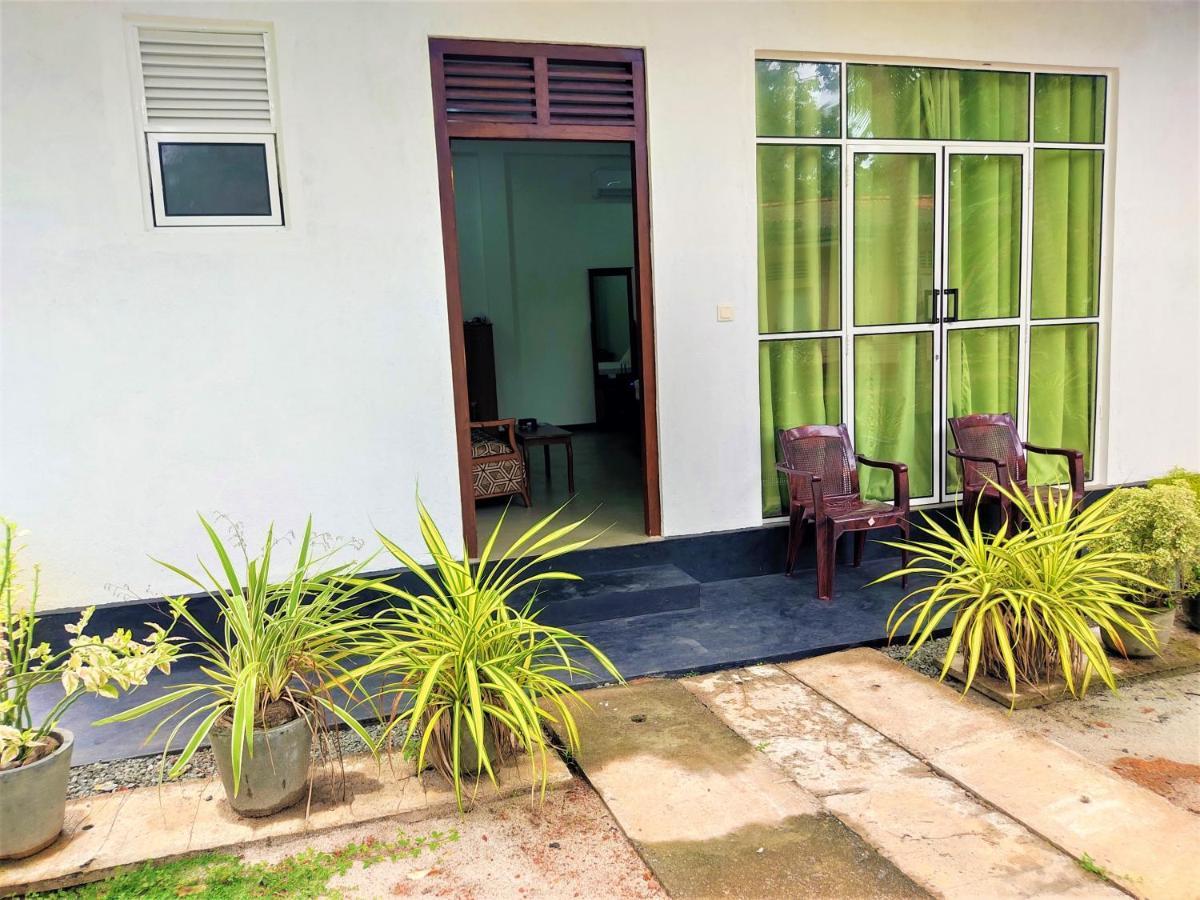 Sandy Palms Guesthouse Hikkaduwa Kültér fotó