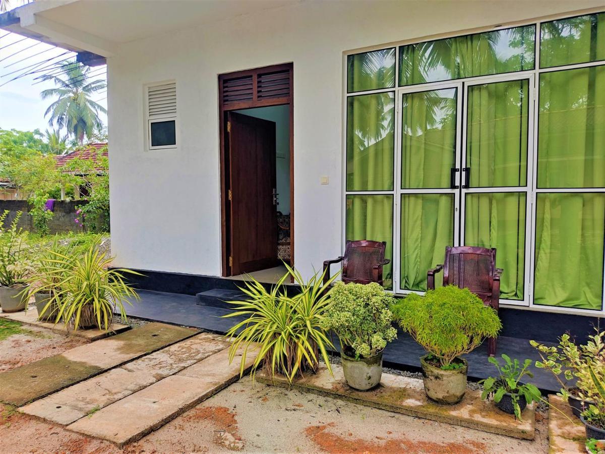 Sandy Palms Guesthouse Hikkaduwa Kültér fotó