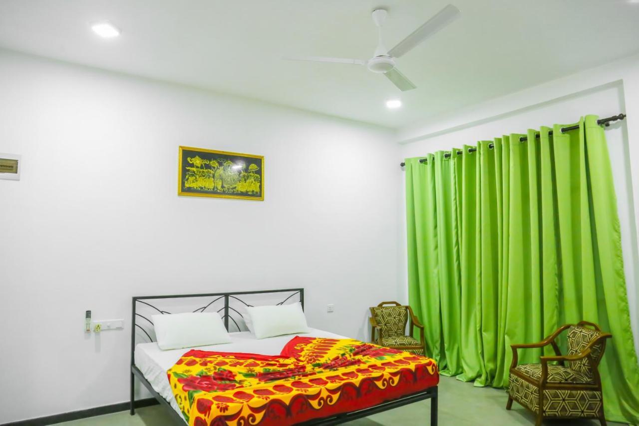 Sandy Palms Guesthouse Hikkaduwa Kültér fotó