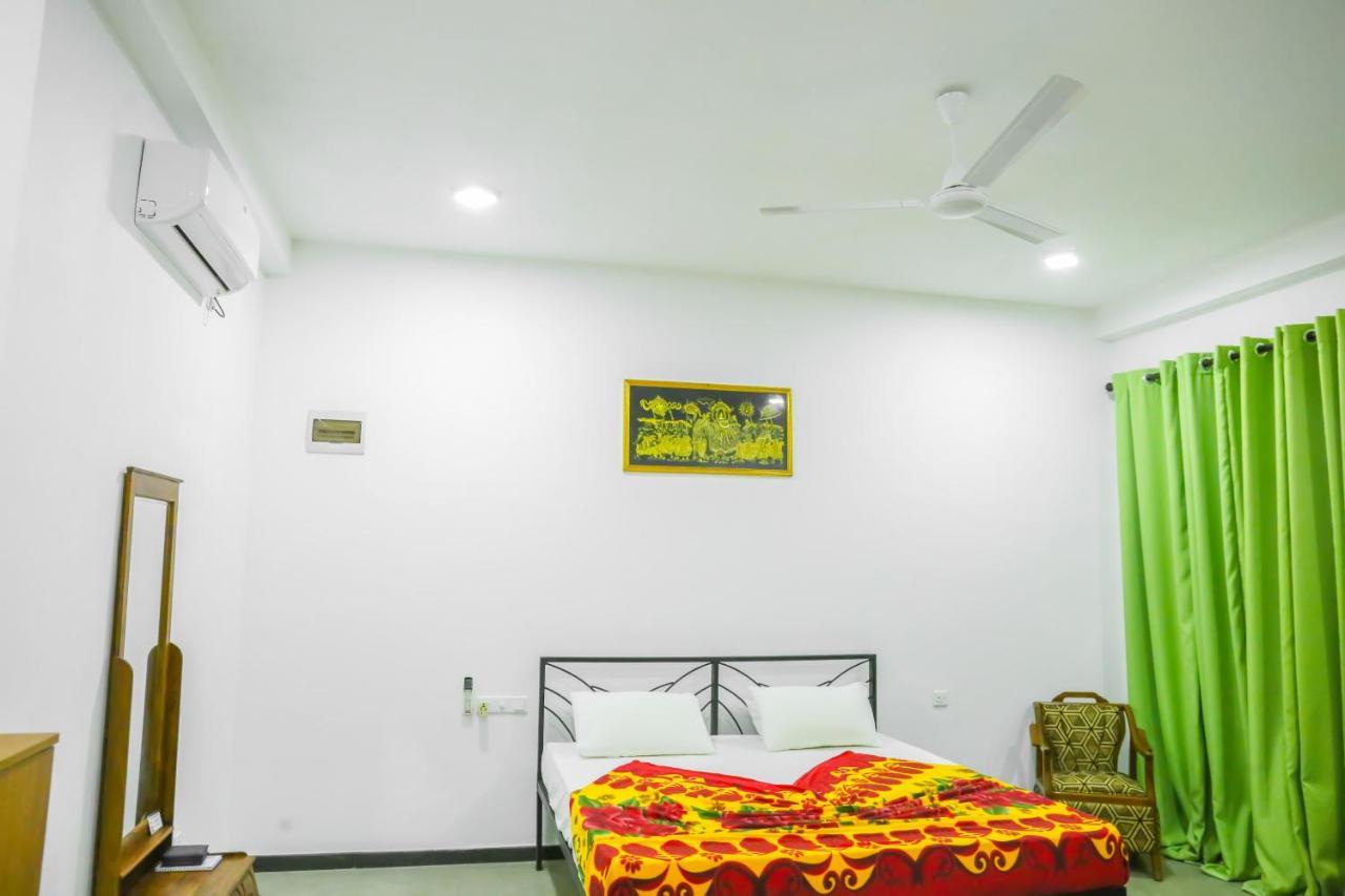 Sandy Palms Guesthouse Hikkaduwa Kültér fotó