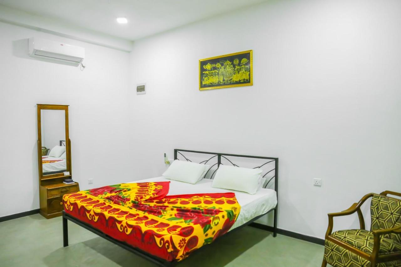 Sandy Palms Guesthouse Hikkaduwa Kültér fotó