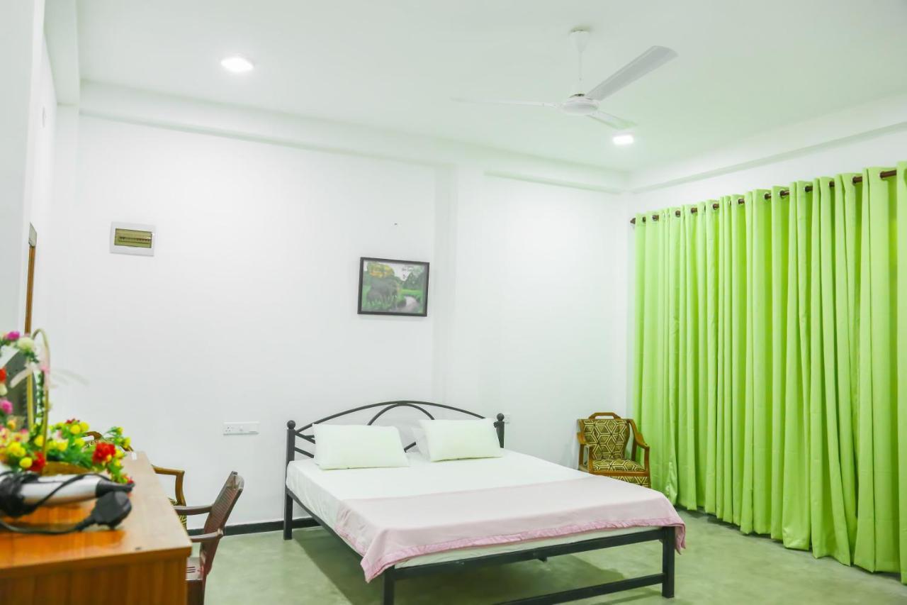 Sandy Palms Guesthouse Hikkaduwa Kültér fotó