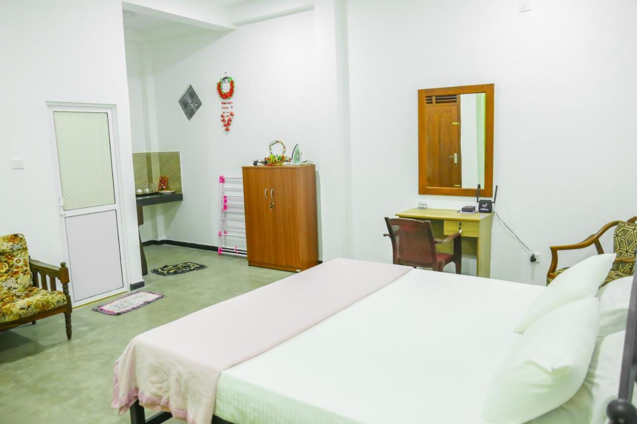 Sandy Palms Guesthouse Hikkaduwa Kültér fotó