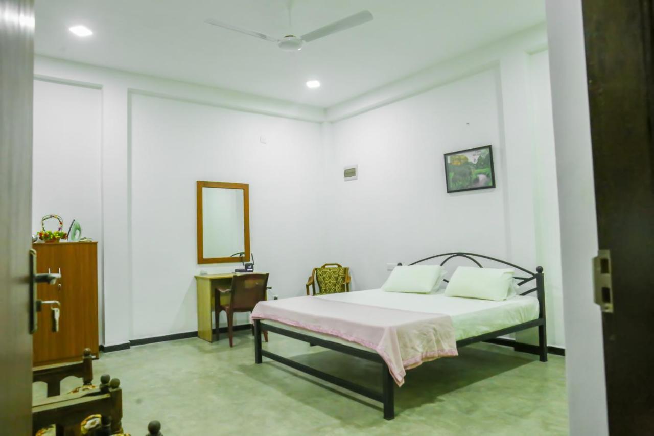 Sandy Palms Guesthouse Hikkaduwa Kültér fotó