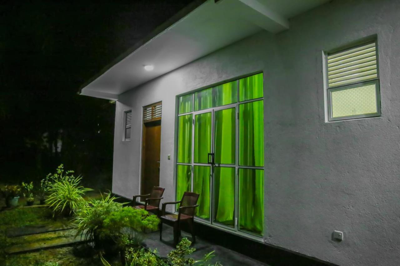 Sandy Palms Guesthouse Hikkaduwa Kültér fotó