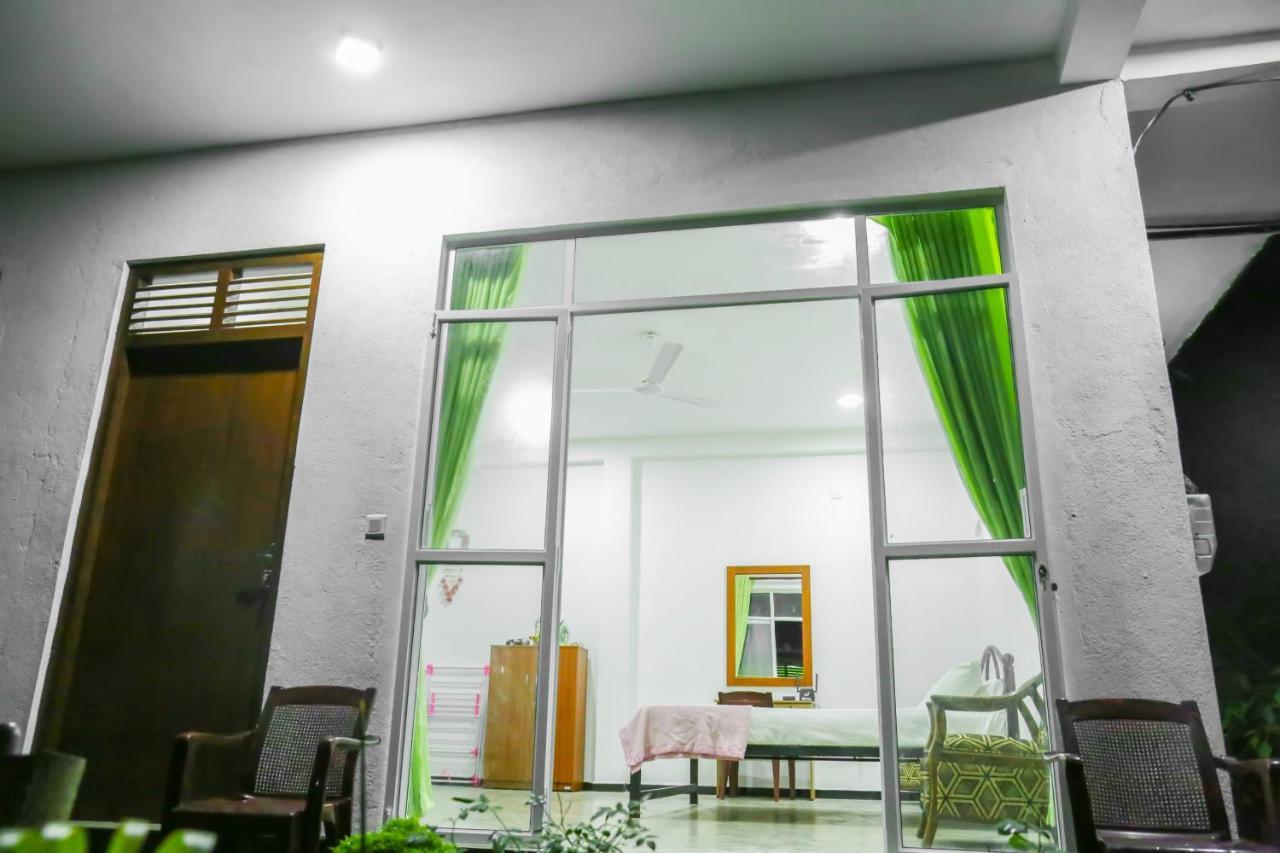 Sandy Palms Guesthouse Hikkaduwa Kültér fotó