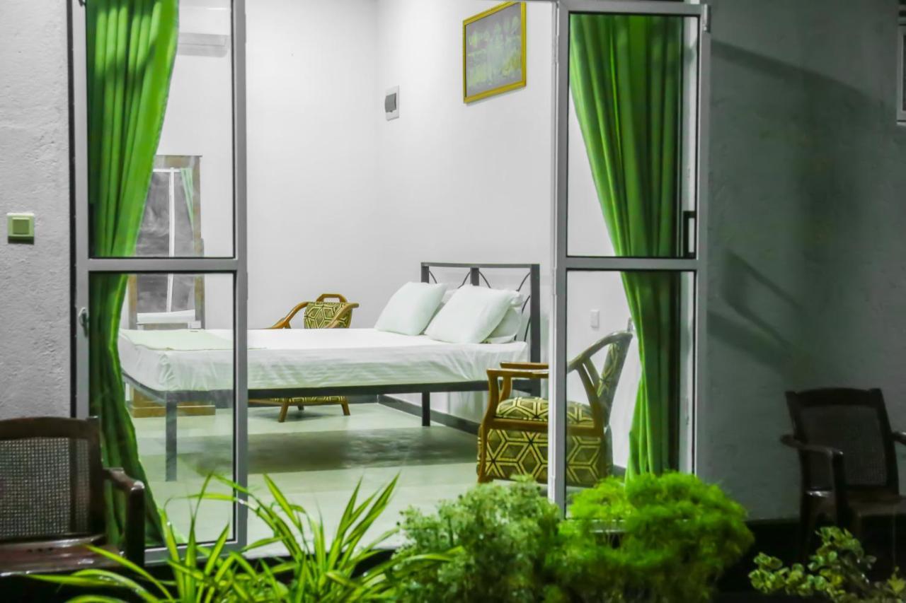 Sandy Palms Guesthouse Hikkaduwa Kültér fotó