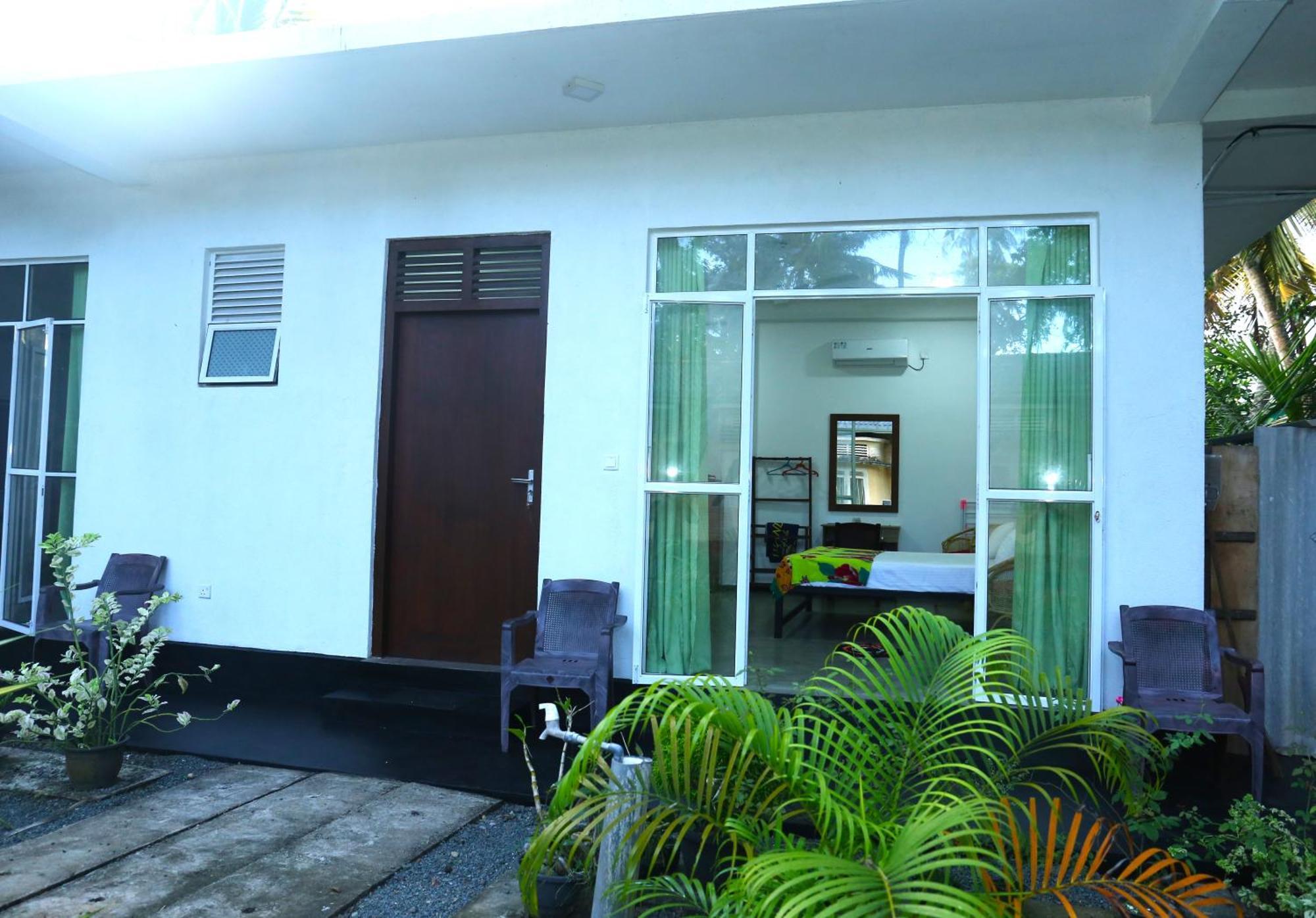 Sandy Palms Guesthouse Hikkaduwa Kültér fotó