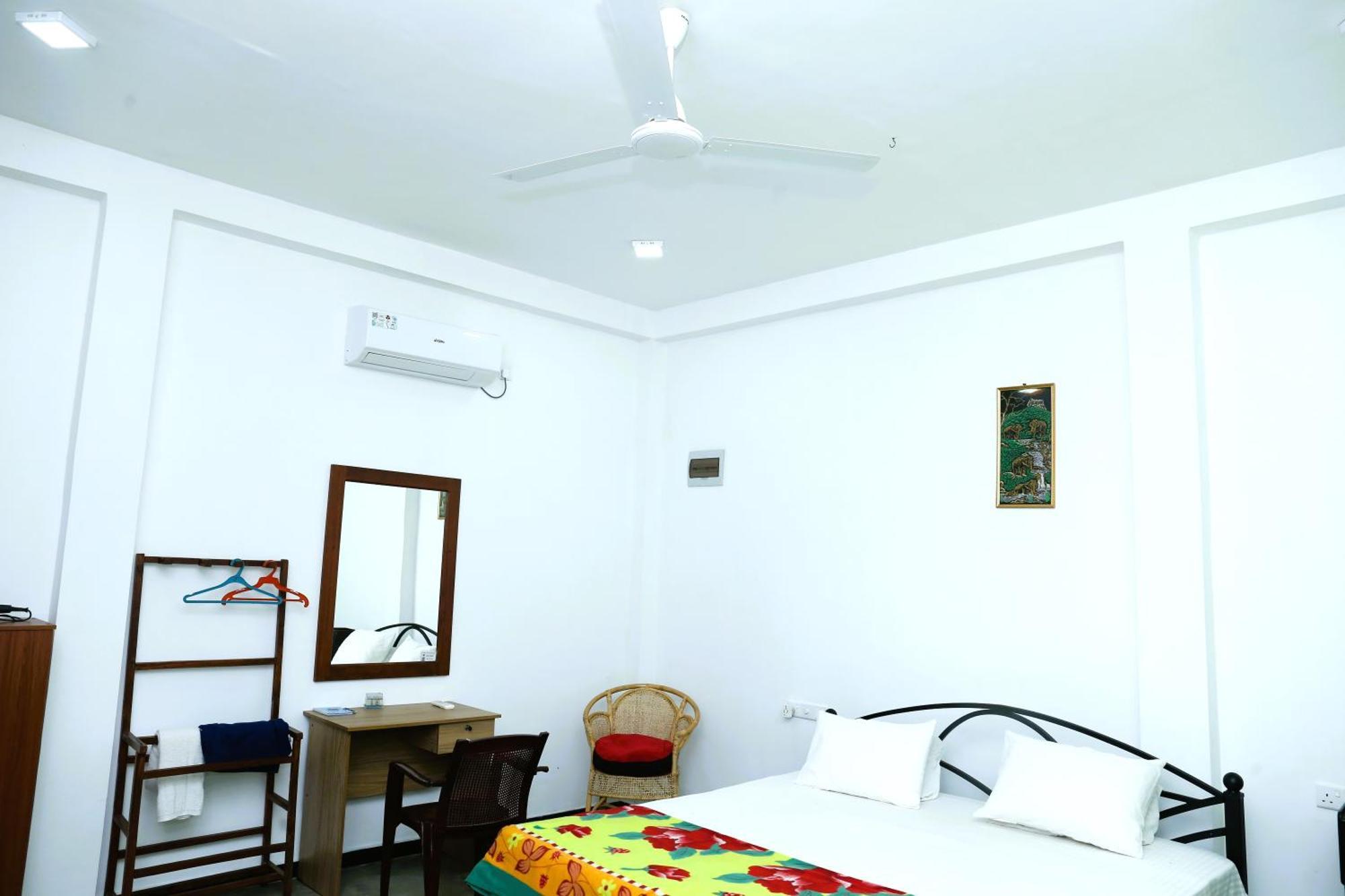 Sandy Palms Guesthouse Hikkaduwa Kültér fotó